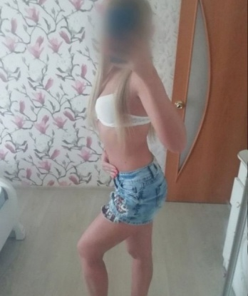 У меня мягкие руки и нежные губы, которые околдуют тебя от первого мгновения. С мной ты погрузишься в мир страсти и наслаждения. Мои услуги включают классический секс, оральный секс, эротический массаж и многое другое. Со мной ты почувствуешь себя настоящим мужчиной, обладателем всех запретных фантазий. Убедись в этом, посмотрев фото, которые я с удовольствием отправлю тебе. Я живу в Москве, чтобы твое удовольствие стало реальностью. Заходи ко мне в гости и ты не пожалеешь! 😉✨🔥 Екатерина